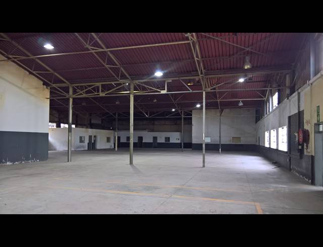 1,915M² WAREHOUSE TO LET IN ISANDO